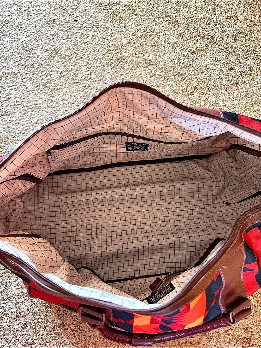 Pendleton Spider Rock Rolling Duffel Red & Black - Picture 3 of 7
